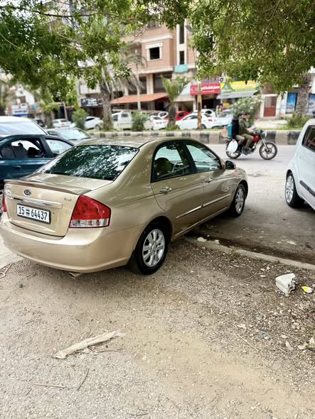 كيا سيراتو 2007 - صورة 5