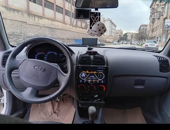 هيونداي اكسنت 2005 - صورة 3