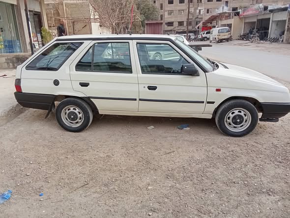سكودا فورمان 1995 - صورة 3