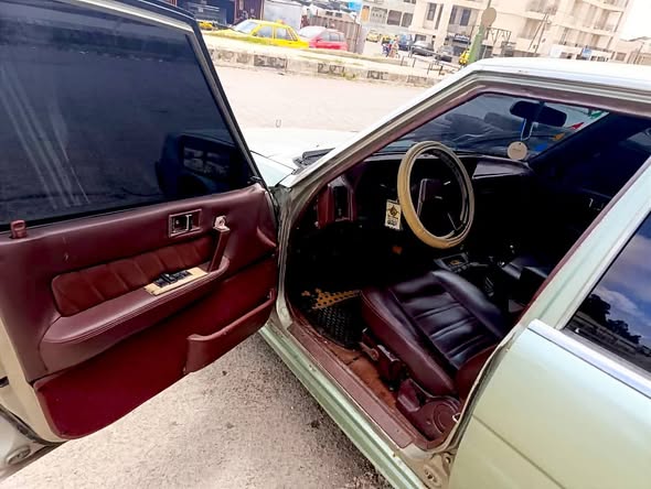 مازدا 929 1983 - صورة 4