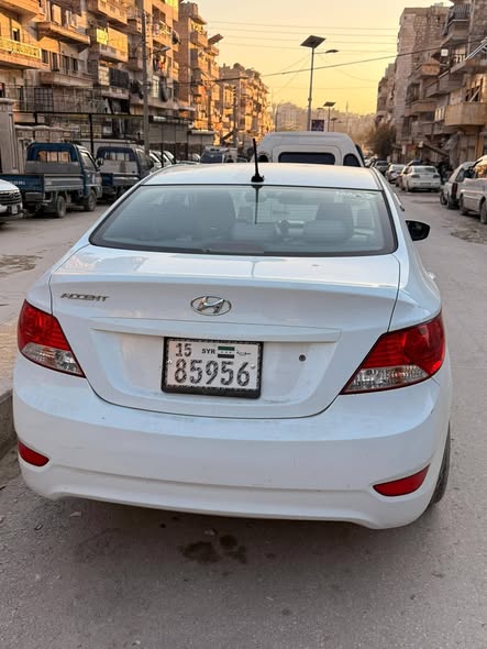 هيونداي اكسنت 2012 - صورة 2