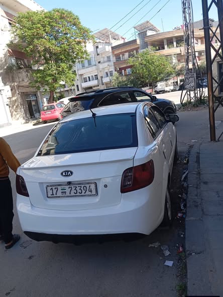كيا ريو 2011 - صورة 5