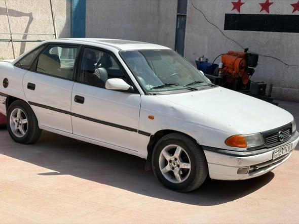 اوبل استرا 1998 - صورة 3