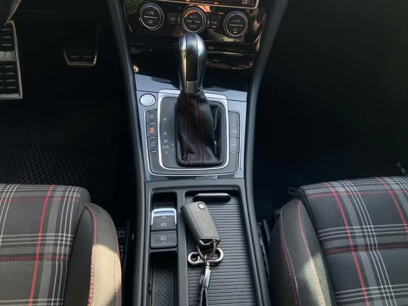 فولكس فاجن غولف GTI 2019 - صورة 5