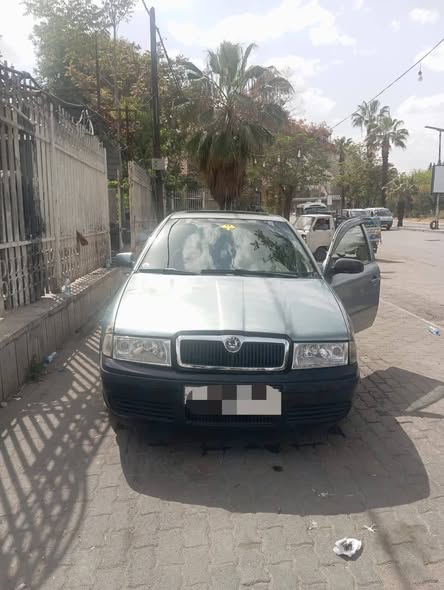 سكودا اوكتافيا 2001 - صورة 1
