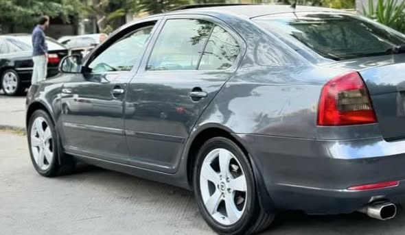 سكودا اوكتافيا 2010 - صورة 5