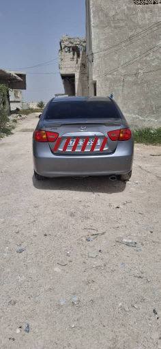 هيونداي افانتي 2011 - صورة 3