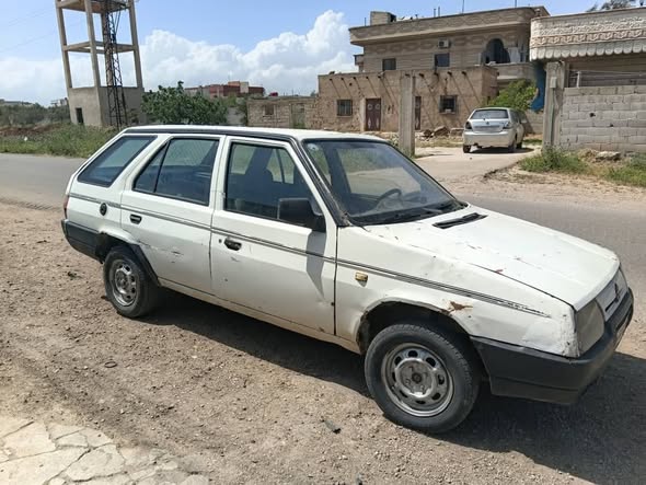 سكودا فورمان 1994 - صورة 1