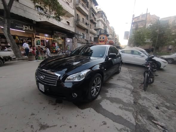 انفينتي M37 2012 - صورة 3