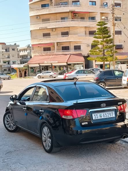 كيا سيراتو 2010 - صورة 4