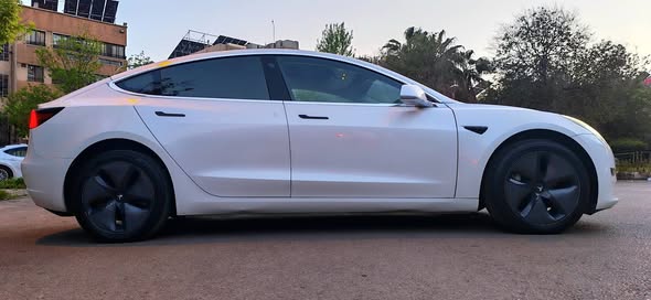 تيسلا Model 3 2020 - صورة 3