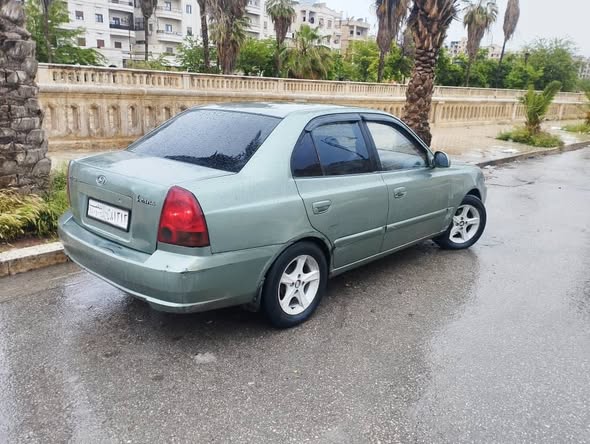 هيونداي فيرنا 2005 - صورة 3