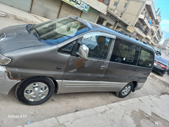 هيونداي H-1 2000 - صورة 2