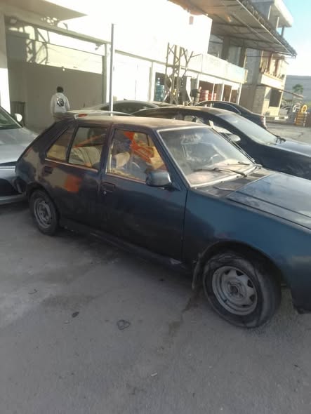 ميتسوبيشي 1200 1983 - صورة 4