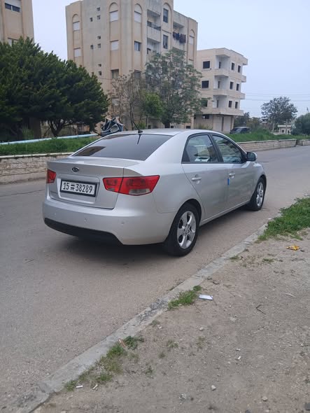 كيا فورتي 2010 - صورة 3