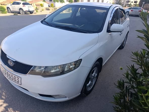 كيا سيراتو 2010 - صورة 2