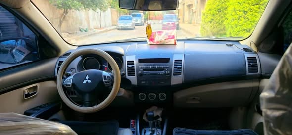 ميتسوبيشي اوتلاندر 2011 - صورة 3