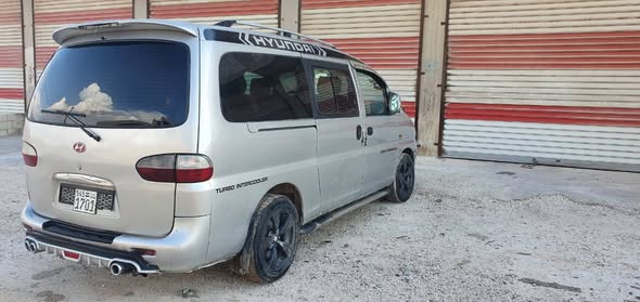 هيونداي H-1 2004 - صورة 2