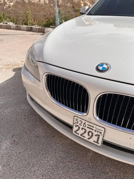 بي ام دبليو 740 2012 - صورة 2