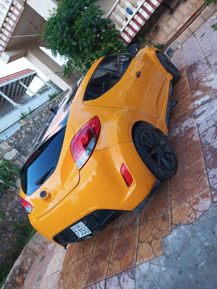 هيونداي فيلوستر 2012 - صورة 2