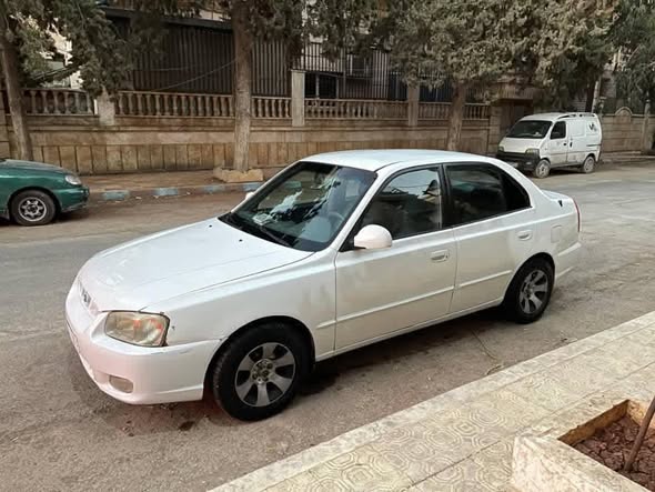 هيونداي اكسنت 2001 - صورة 1