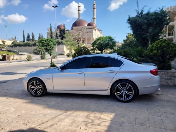بي ام دبليو 525i 2012 - صورة 4