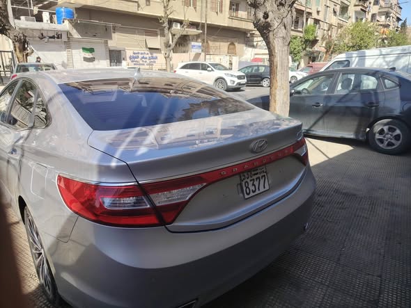هيونداي ازيرا 2012 - صورة 4