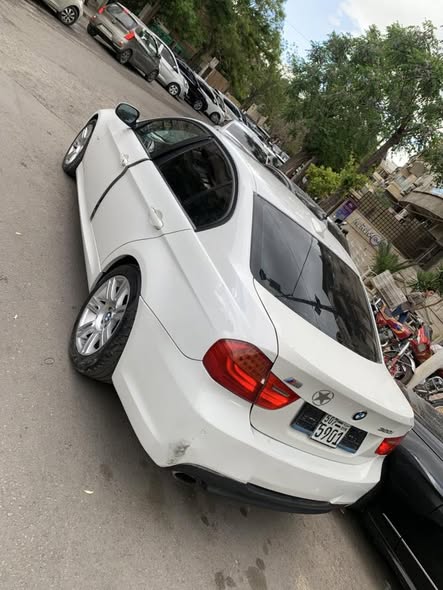 بي إم دبليو 320 2012 - صورة 1