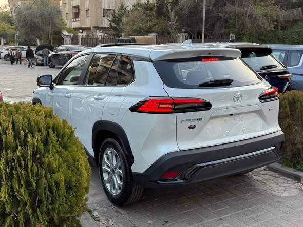 تويوتا كورولا كروس 2025 - صورة 3