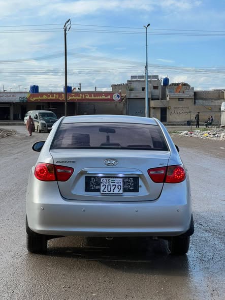 هيونداي افانتي 2011 - صورة 2