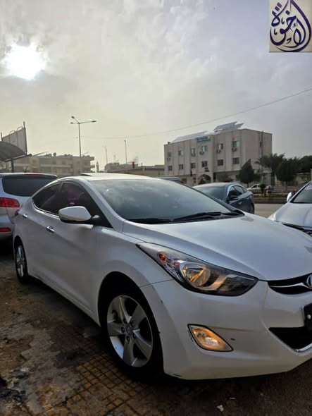 هيونداي إلنترا 2012 - صورة 1
