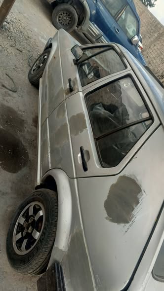 فولكس فاجن غولف 1976 - صورة 2