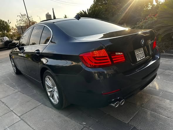 بي إم دبليو 528i 2012 - صورة 3