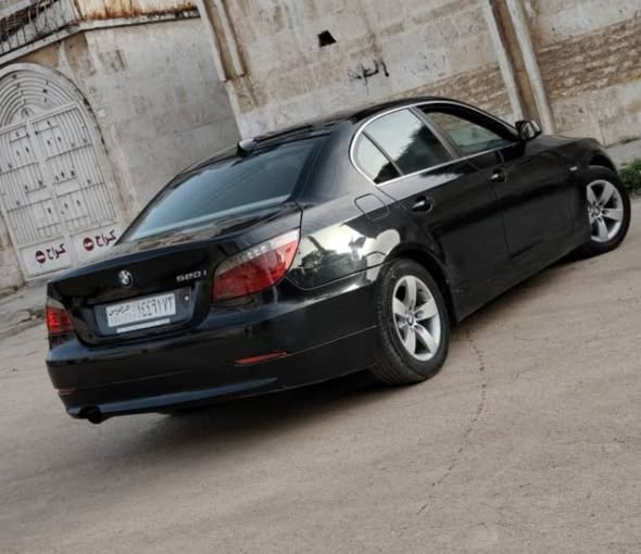 بي إم دبليو 520 2010 - صورة 2