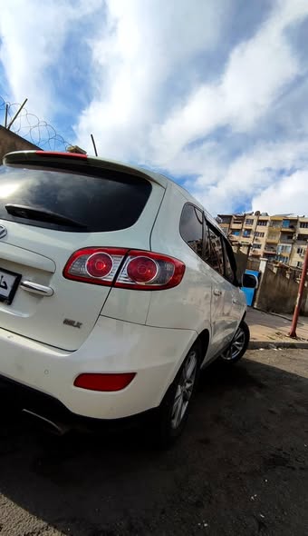 هيونداي سنتافيه 2010 - صورة 2