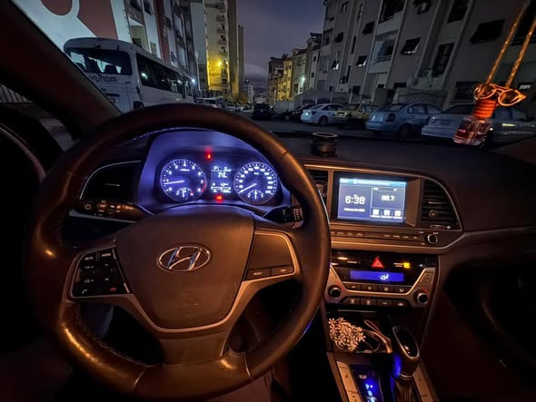 هيونداي أفانتي 2017 - صورة 2
