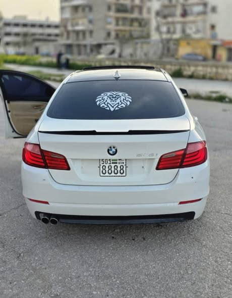 بي إم دبليو 523i 2011 - صورة 4