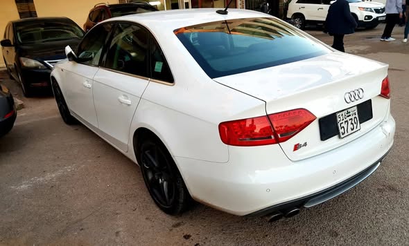 أودي A4 2011 - صورة 5