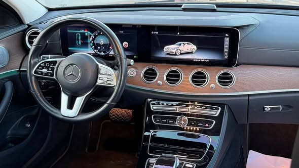 مرسيدس E300 2019 - صورة 5