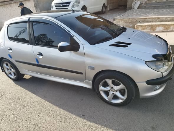 بيجو 206 2005 - صورة 1