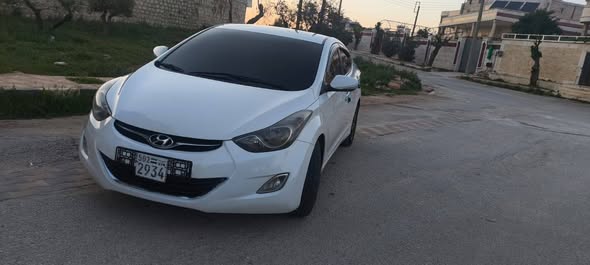 هيونداي افانتي 2012 - صورة 5