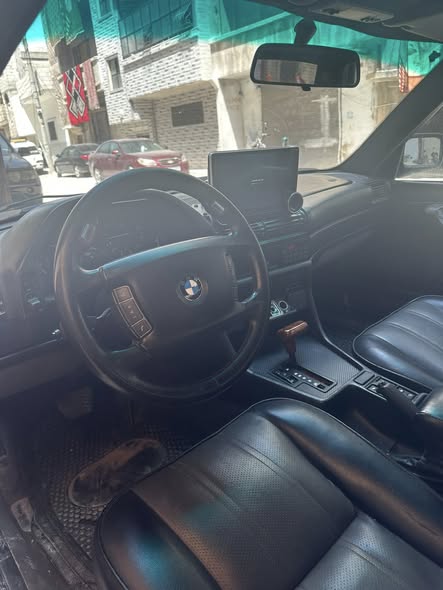 بي ام دبليو 740 1992 - صورة 1