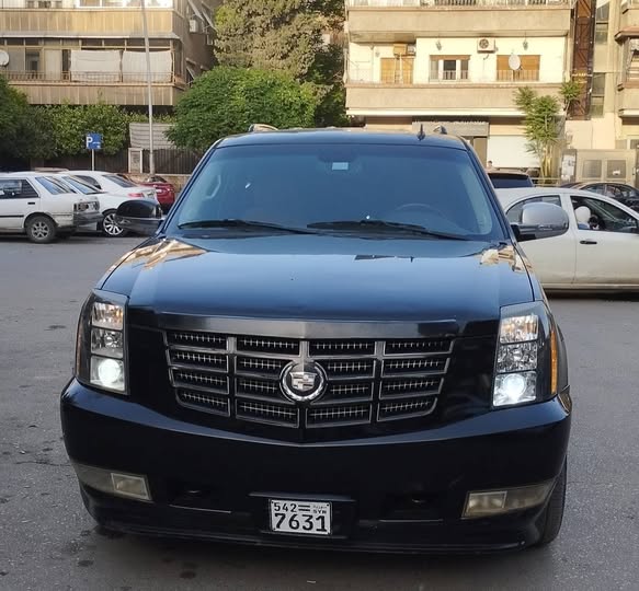 كديلك اسكاليد 2011 - صورة 1