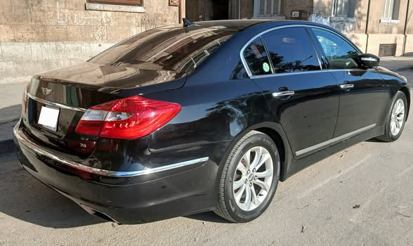 هونداي جينيسيس 2012 - صورة 4
