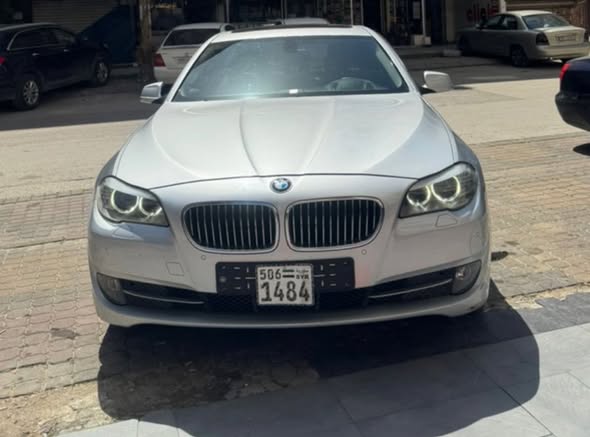 بي إم دبليو 520 2011 - صورة 1