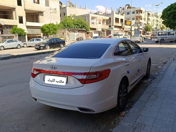 هيونداي أزيرا 2012 - صورة 2