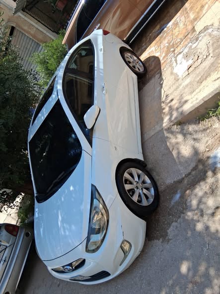 هونداي اكسنت 2013 - صورة 5