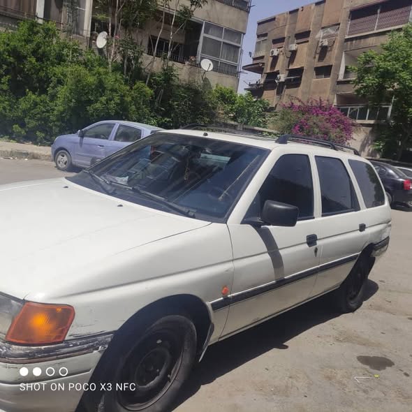 فورد اسكورت 1992 - صورة 2