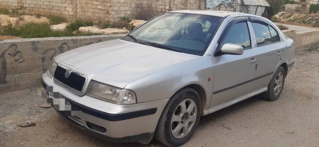 سكودا اوكتافيا 1998