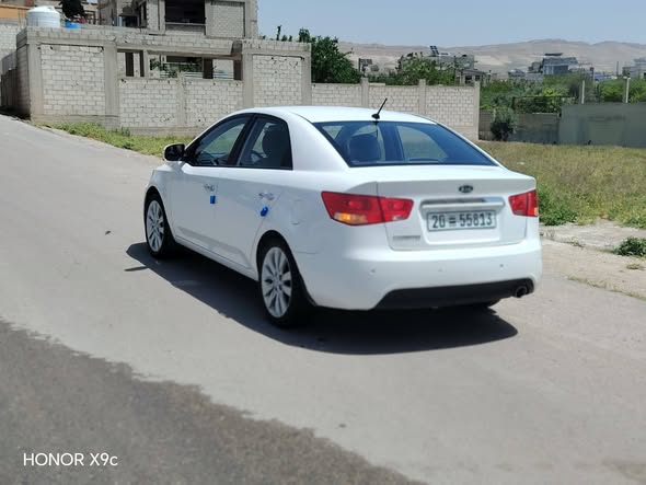 كيا سيراتو 2010 - صورة 2